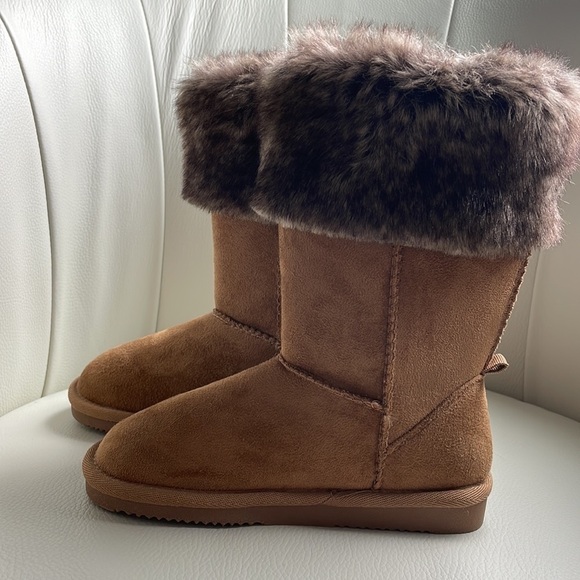 Girls sz13 Joe Fresh Faux fur boots NWOT medium brown - Picture 5 of 7